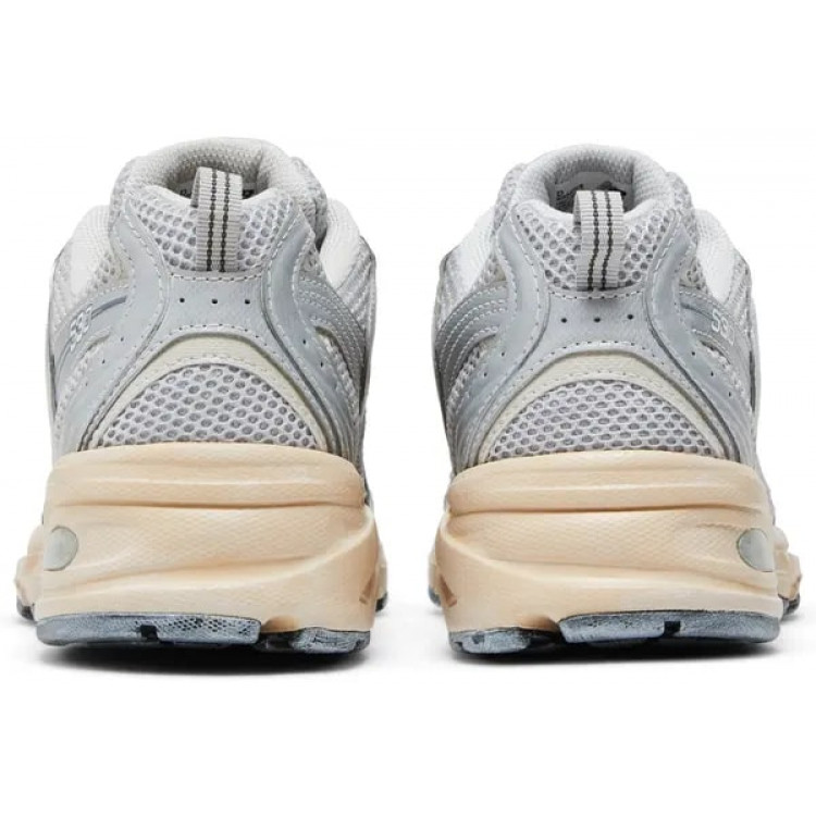 New Balance 530 Vintage Silver Metallic