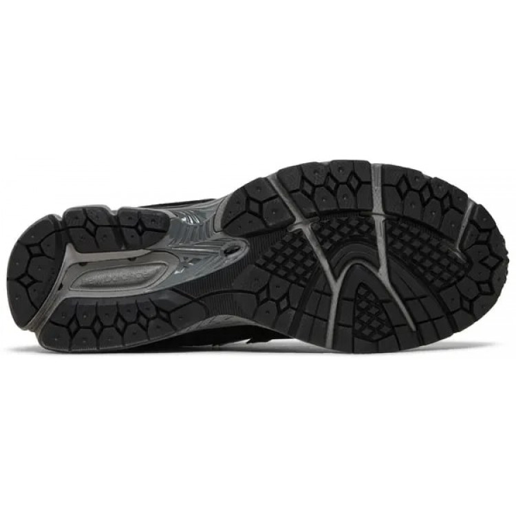 New Balance 2002R Black Dark Grey